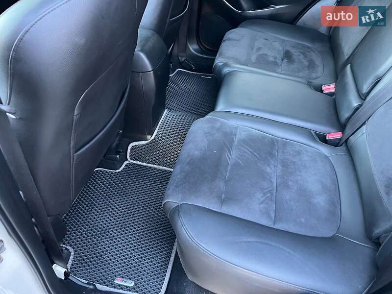 Внедорожник / Кроссовер Mazda CX-5 2015 в Казатине