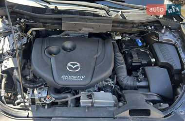 Позашляховик / Кросовер Mazda CX-5 2015 в 