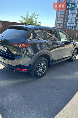Позашляховик / Кросовер Mazda CX-5 2018 в 