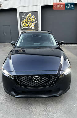 Позашляховик / Кросовер Mazda CX-5 2024 в 