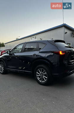 Позашляховик / Кросовер Mazda CX-5 2024 в 