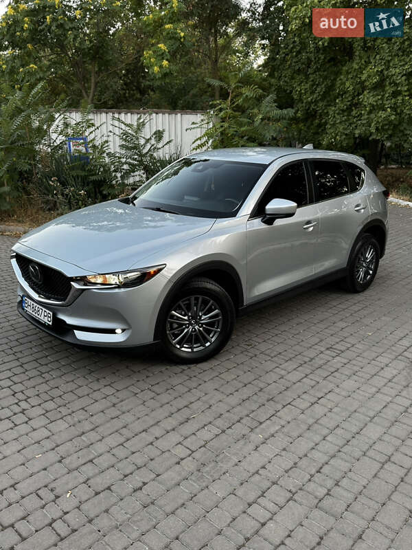 Позашляховик / Кросовер Mazda CX-5 2018 в 