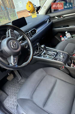 Позашляховик / Кросовер Mazda CX-5 2017 в 