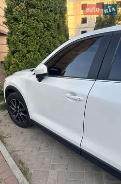 Позашляховик / Кросовер Mazda CX-5 2017 в 