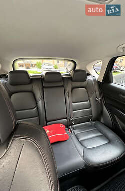 Позашляховик / Кросовер Mazda CX-5 2017 в 