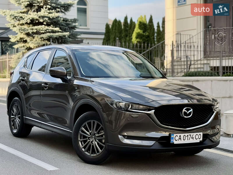 Позашляховик / Кросовер Mazda CX-5 2017 в 