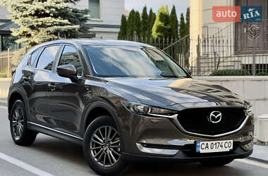 Позашляховик / Кросовер Mazda CX-5 2017 в 