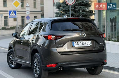 Позашляховик / Кросовер Mazda CX-5 2017 в 