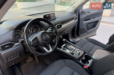 Позашляховик / Кросовер Mazda CX-5 2017 в 