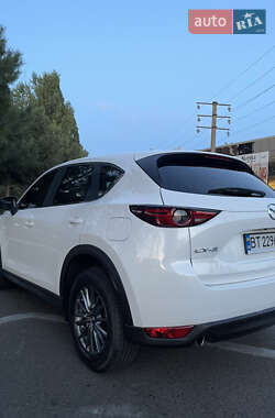 Внедорожник / Кроссовер Mazda CX-5 2017 в 