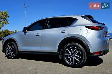 Позашляховик / Кросовер Mazda CX-5 2017 в 