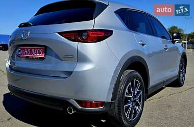 Позашляховик / Кросовер Mazda CX-5 2017 в 