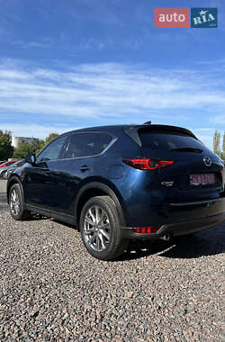 Позашляховик / Кросовер Mazda CX-5 2019 в 