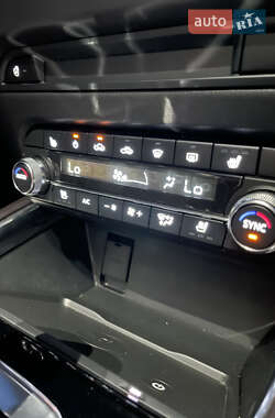 Позашляховик / Кросовер Mazda CX-5 2024 в 