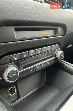 Позашляховик / Кросовер Mazda CX-5 2020 в 