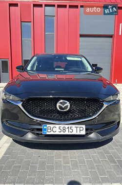 Позашляховик / Кросовер Mazda CX-5 2017 в 
