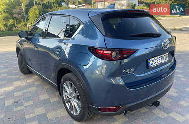Позашляховик / Кросовер Mazda CX-5 2020 в 