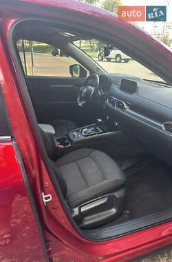 Позашляховик / Кросовер Mazda CX-5 2018 в 