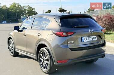 Позашляховик / Кросовер Mazda CX-5 2018 в 
