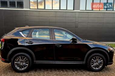 Позашляховик / Кросовер Mazda CX-5 2017 в 