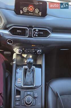 Позашляховик / Кросовер Mazda CX-5 2018 в 