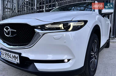 Позашляховик / Кросовер Mazda CX-5 2017 в 