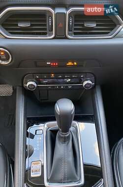 Позашляховик / Кросовер Mazda CX-5 2024 в 