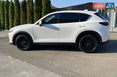 Позашляховик / Кросовер Mazda CX-5 2018 в 