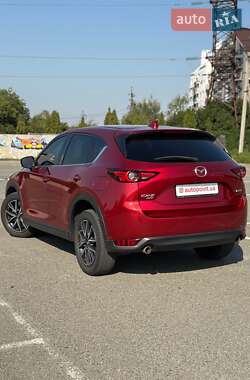 Позашляховик / Кросовер Mazda CX-5 2017 в 