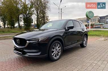 Позашляховик / Кросовер Mazda CX-5 2020 в 