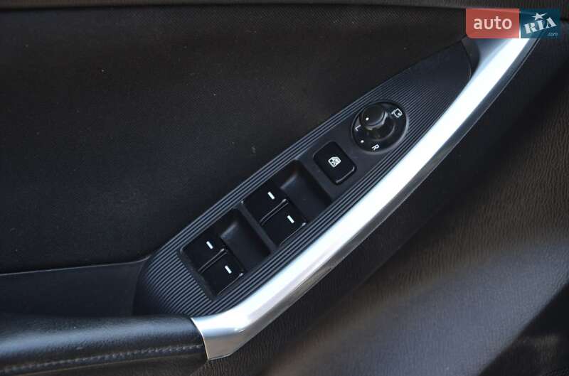 Позашляховик / Кросовер Mazda CX-5 2014 в Павлограді