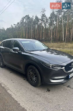 Позашляховик / Кросовер Mazda CX-5 2017 в 