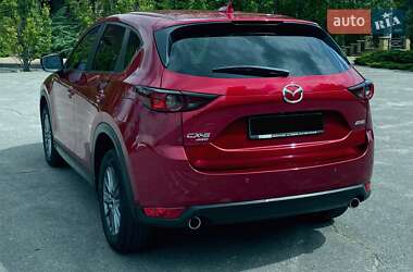 Позашляховик / Кросовер Mazda CX-5 2017 в 
