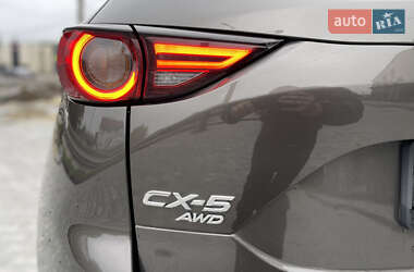 Позашляховик / Кросовер Mazda CX-5 2018 в 