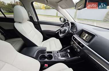 Позашляховик / Кросовер Mazda CX-5 2017 в 