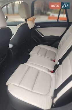 Позашляховик / Кросовер Mazda CX-5 2016 в 