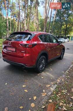 Позашляховик / Кросовер Mazda CX-5 2019 в 