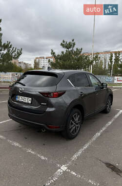 Позашляховик / Кросовер Mazda CX-5 2018 в 