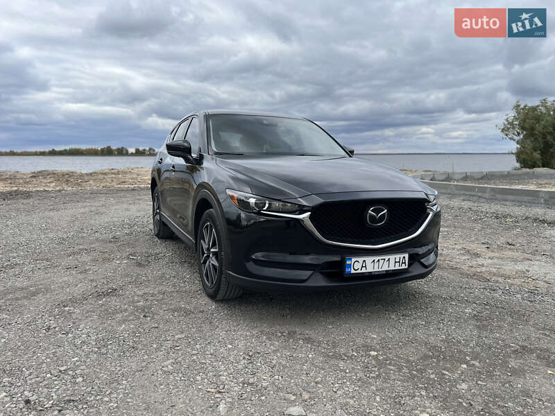 Позашляховик / Кросовер Mazda CX-5 2018 в 