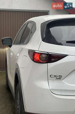 Позашляховик / Кросовер Mazda CX-5 2020 в 