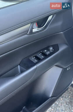Позашляховик / Кросовер Mazda CX-5 2020 в 