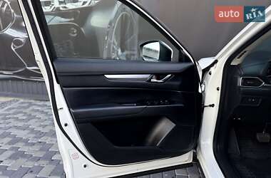Позашляховик / Кросовер Mazda CX-5 2020 в 