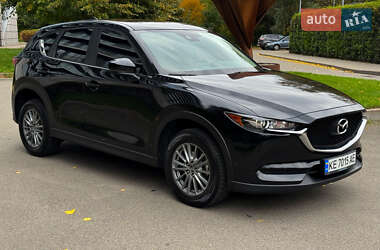 Позашляховик / Кросовер Mazda CX-5 2018 в 