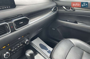 Позашляховик / Кросовер Mazda CX-5 2018 в 