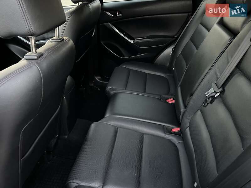 Позашляховик / Кросовер Mazda CX-5 2016 в Радивиліві