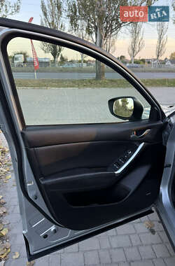 Позашляховик / Кросовер Mazda CX-5 2016 в  фото 16 Позашляховик / Кросовер Mazda CX-5 2016 в