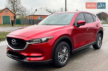Позашляховик / Кросовер Mazda CX-5 2017 в 