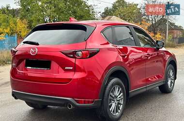 Позашляховик / Кросовер Mazda CX-5 2017 в 