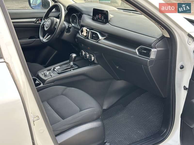 Позашляховик / Кросовер Mazda CX-5 2017 в Києві фото 28 Позашляховик / Кросовер Mazda CX-5 2017 в Києві