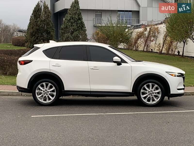 Внедорожник / Кроссовер Mazda CX-5 2017 в Киеве
